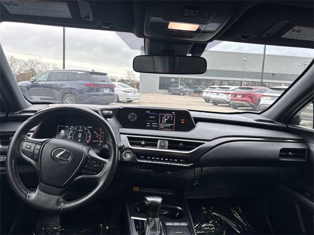 Certified 2022 Lexus UX 200 w/ Accessory Package (Z2) image 14