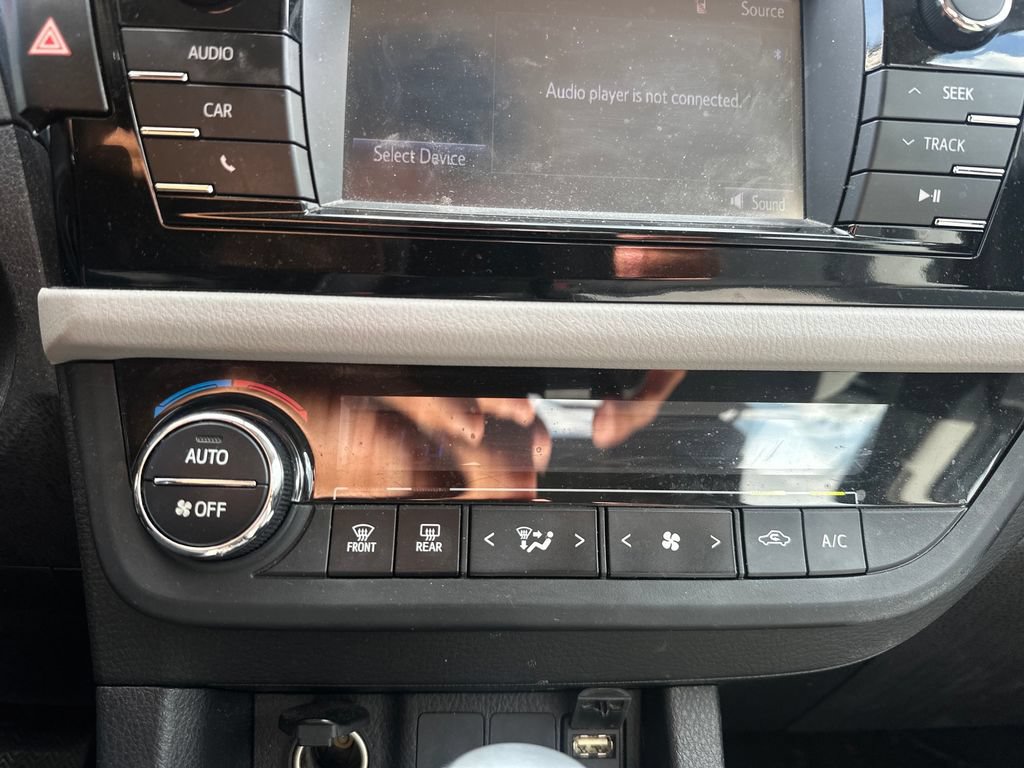 Used 2014 Toyota Corolla LE FWD image 14