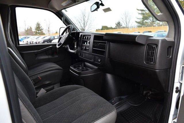 Used 2024 GMC Savana 2500 w/ Driver Convenience Package image 9