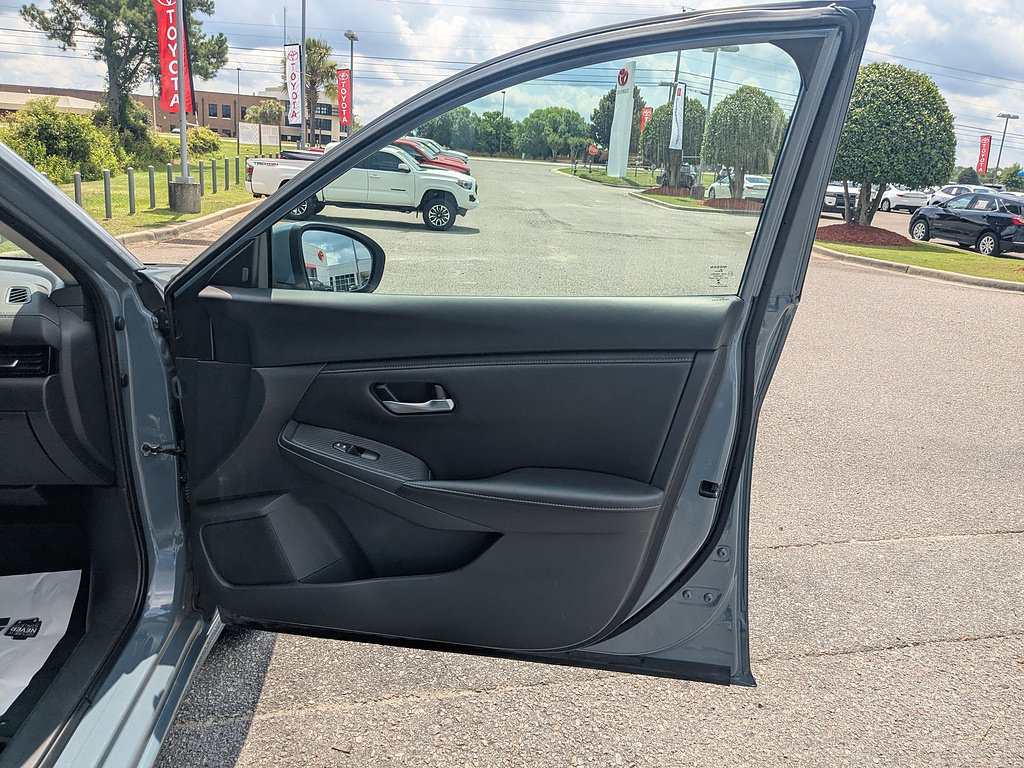 Used 2024 Nissan Sentra SV FWD image 31