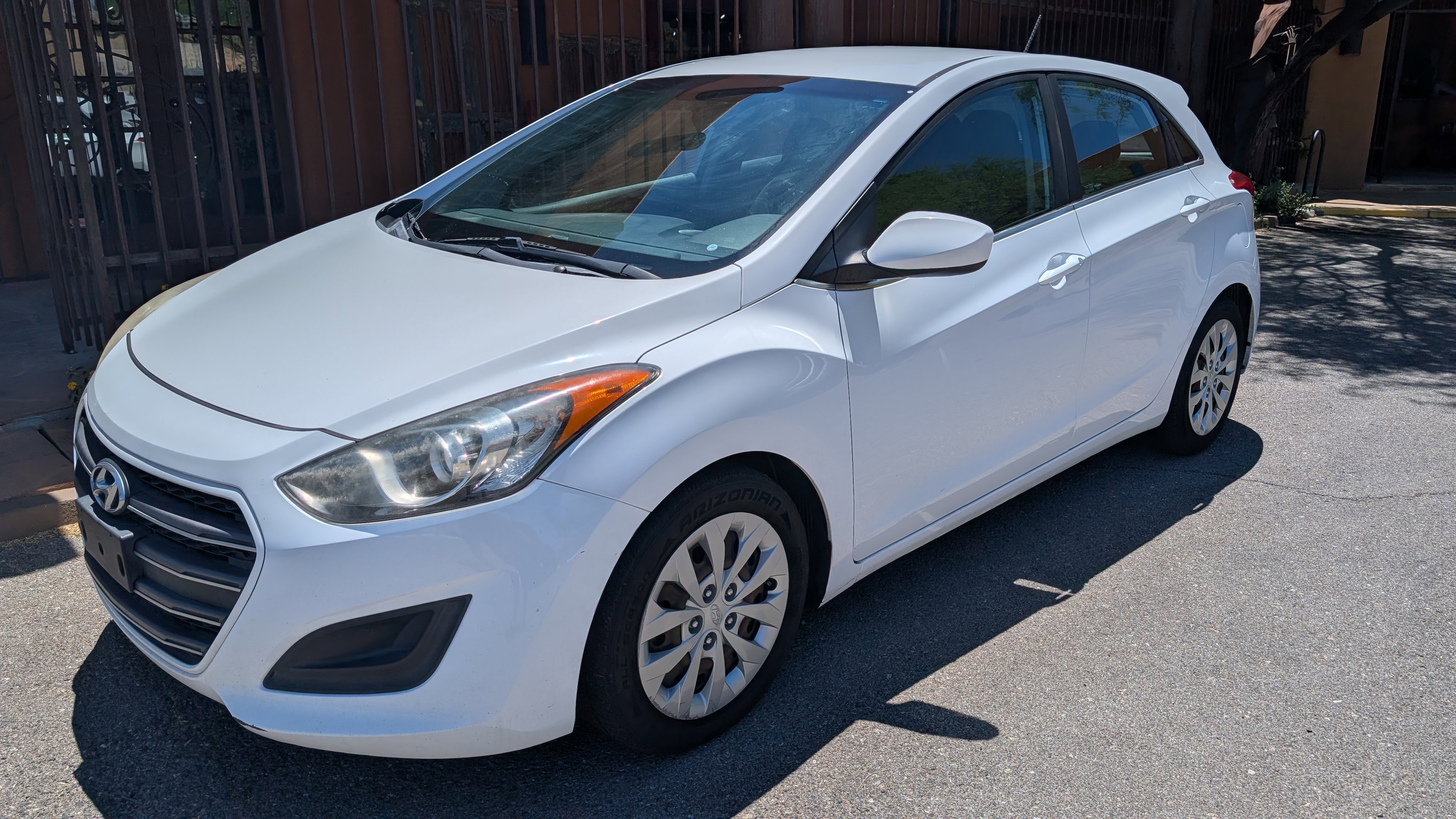 Used 2017 Hyundai Elantra GT FWD image 7