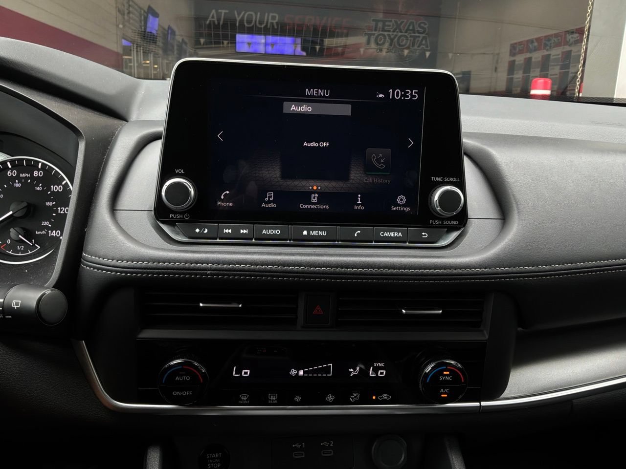 Used 2025 Nissan Rogue SV FWD image 30
