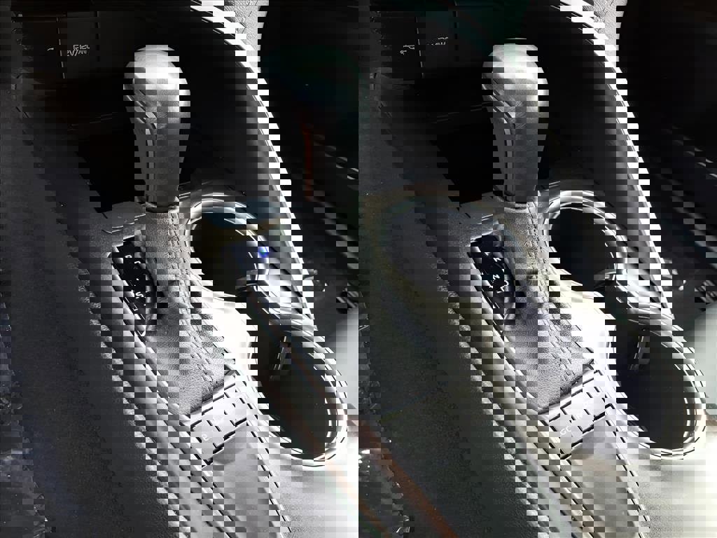 Used 2023 Toyota Camry SE image 21