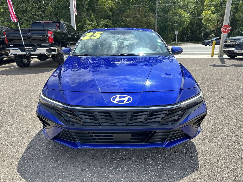 Used 2025 Hyundai Elantra SEL FWD image 11