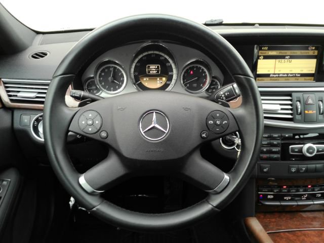 Used 2012 Mercedes-Benz E 350 4MATIC image 29