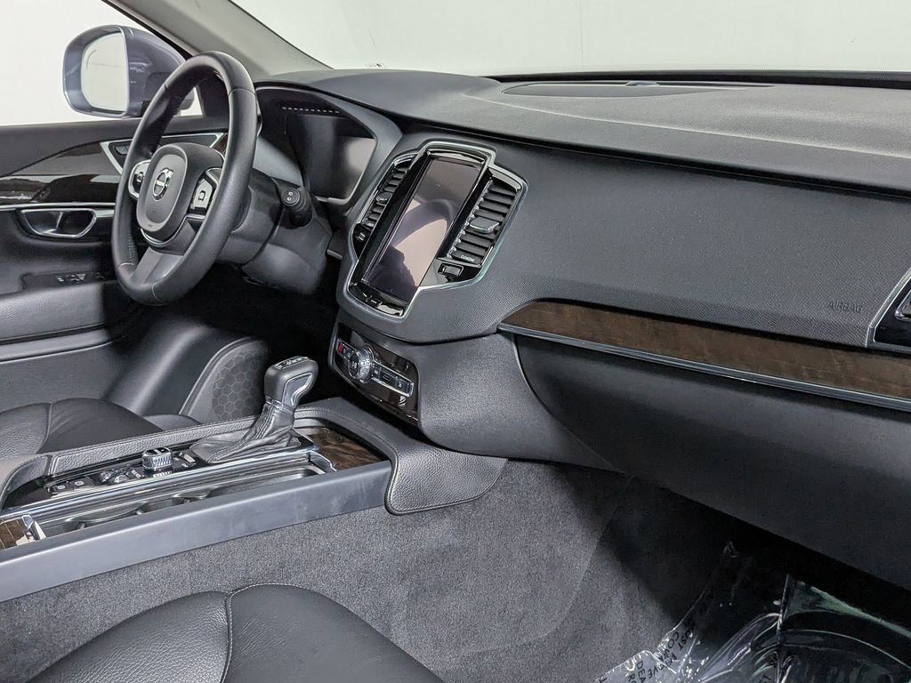 Used 2016 Volvo XC90 T6 Momentum w/ Momentum Plus Package image 28