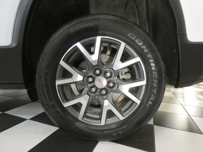 Used 2023 GMC Acadia SLE w/ Driver Convenience Package image 7