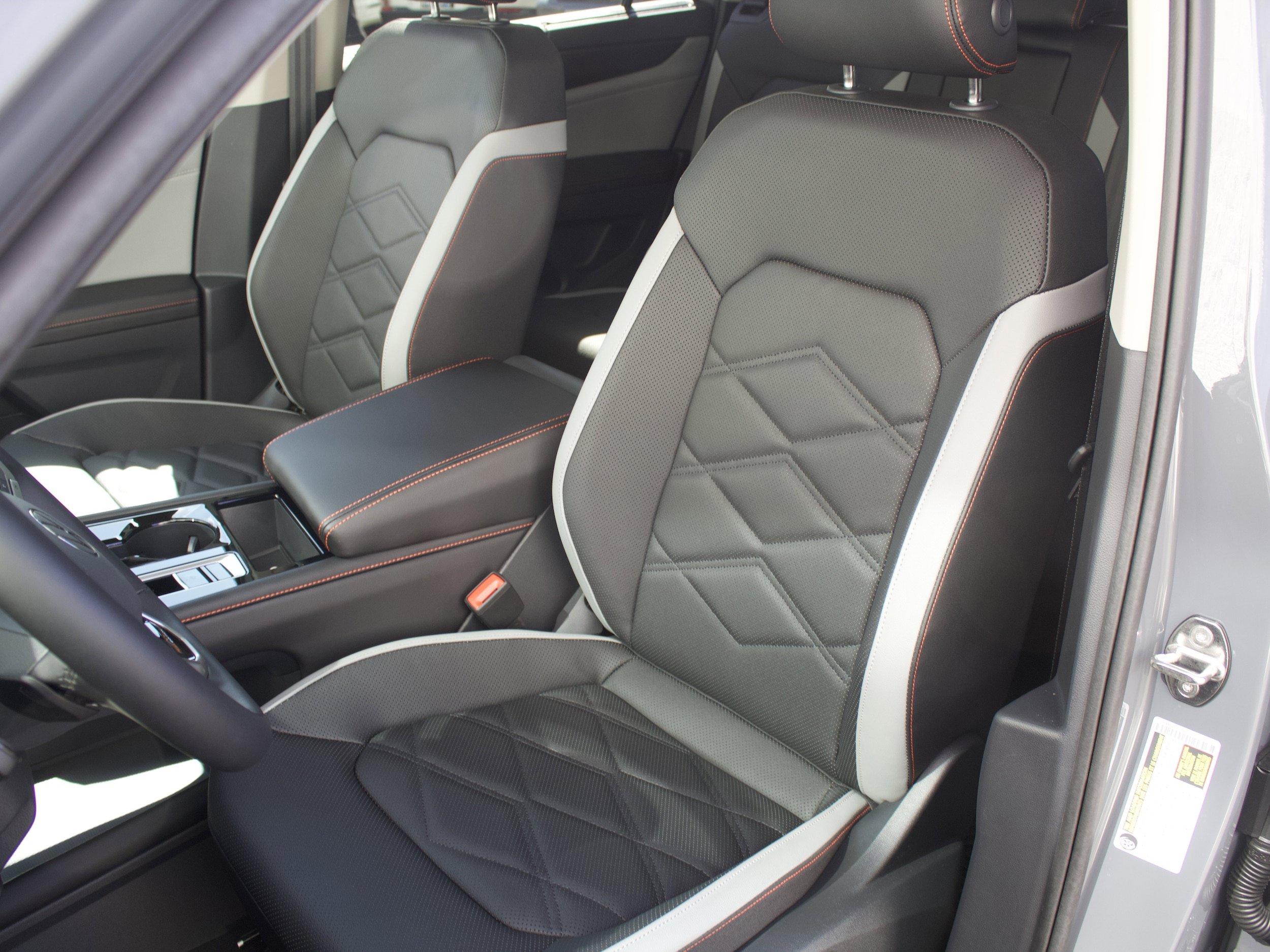 New 2026 Volkswagen Atlas Peak Edition AWD/4WD image 12