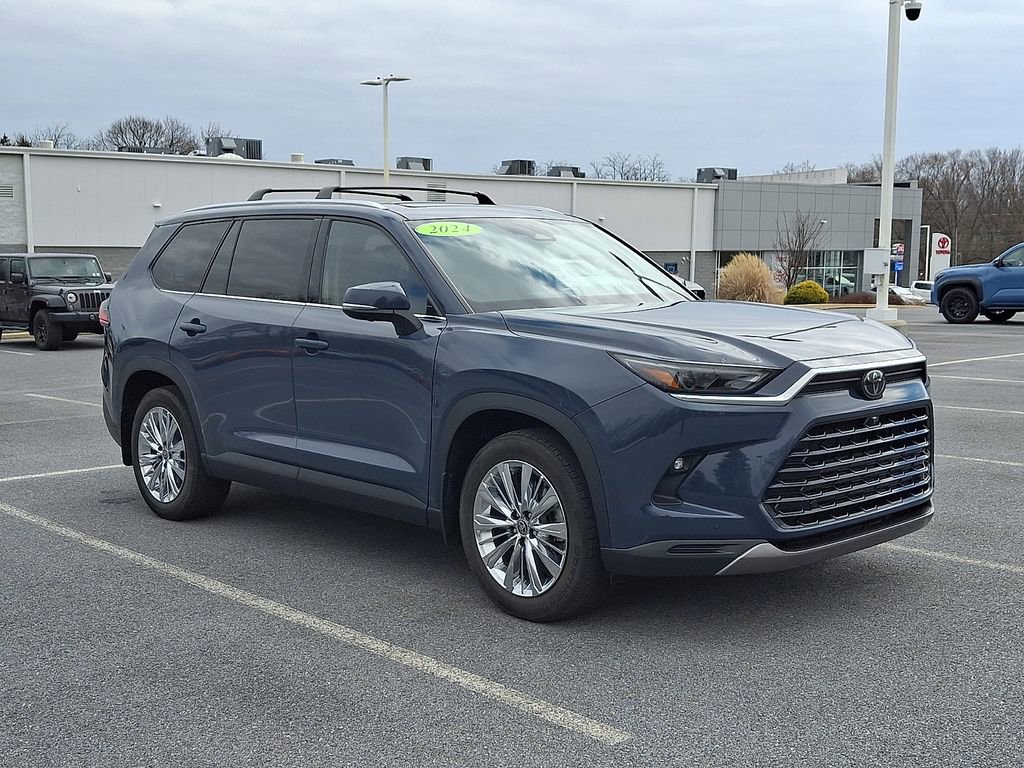 Used 2024 Toyota Grand Highlander AWD image 3