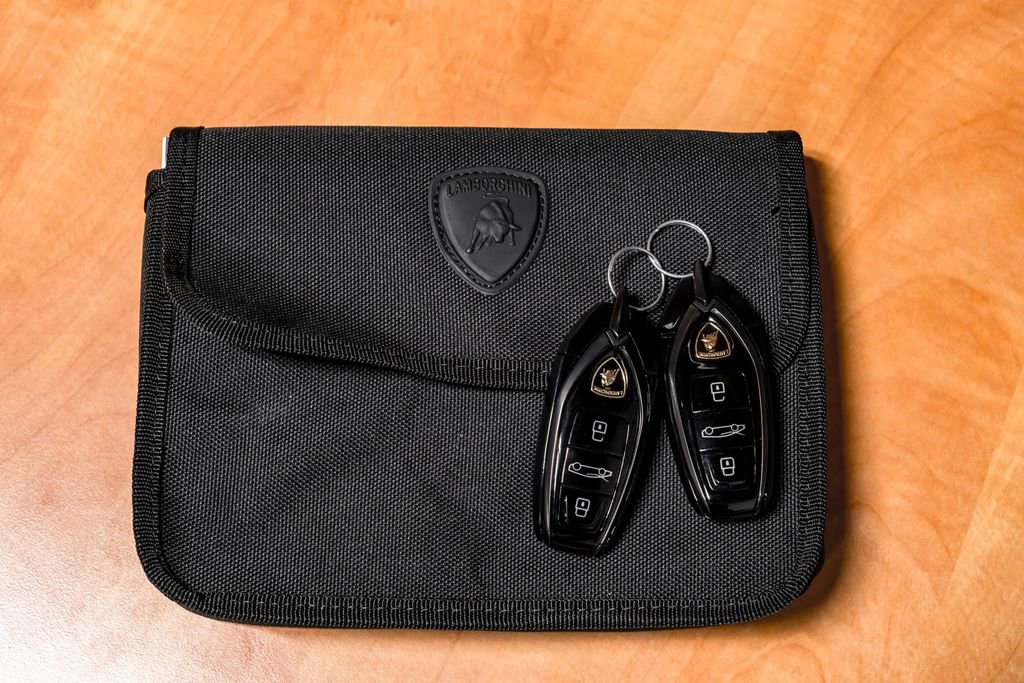 Used 2025 Lamborghini Revuelto image 57