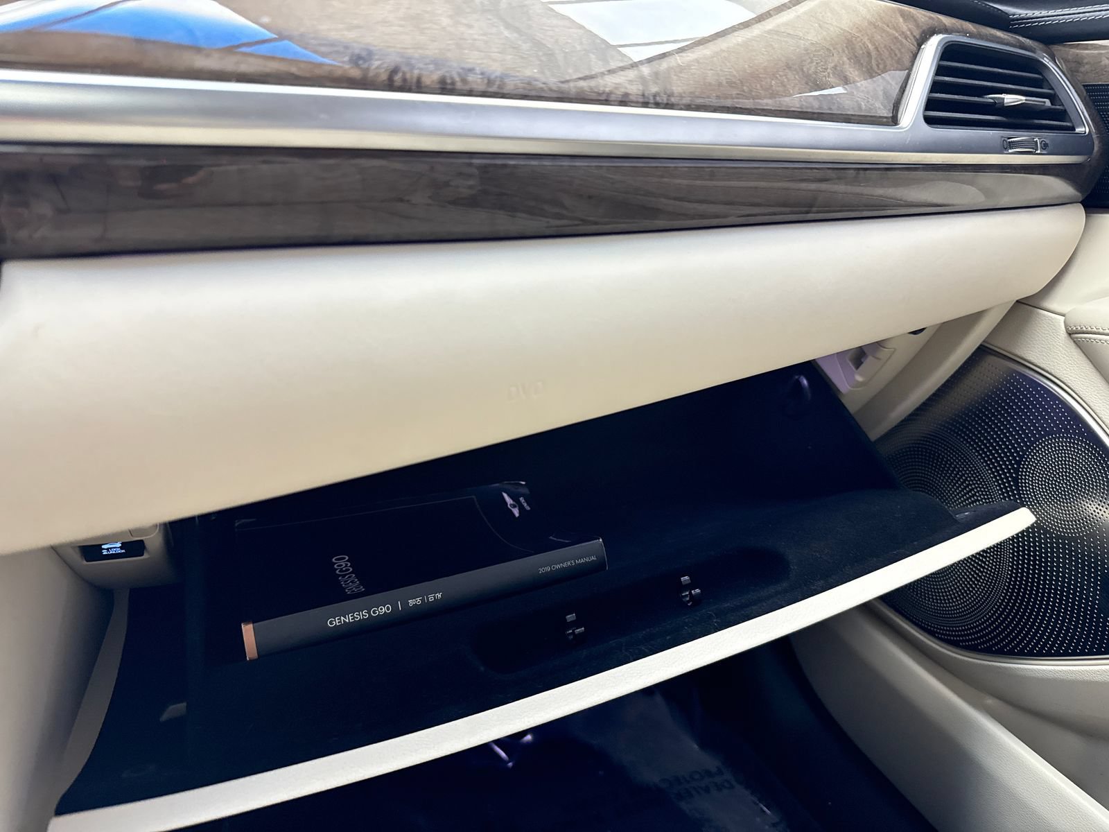 Used 2019 Genesis G90 3.3T Premium RWD image 31