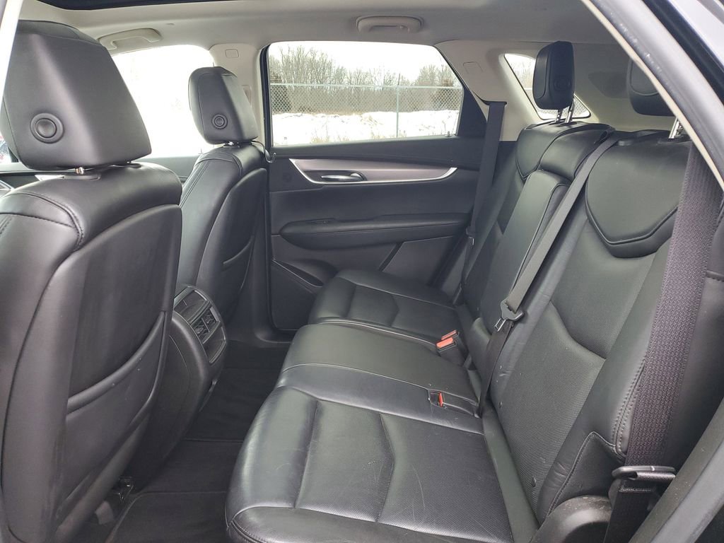 Used 2017 Cadillac XT5 Luxury w/ Driver Awareness Package image 29