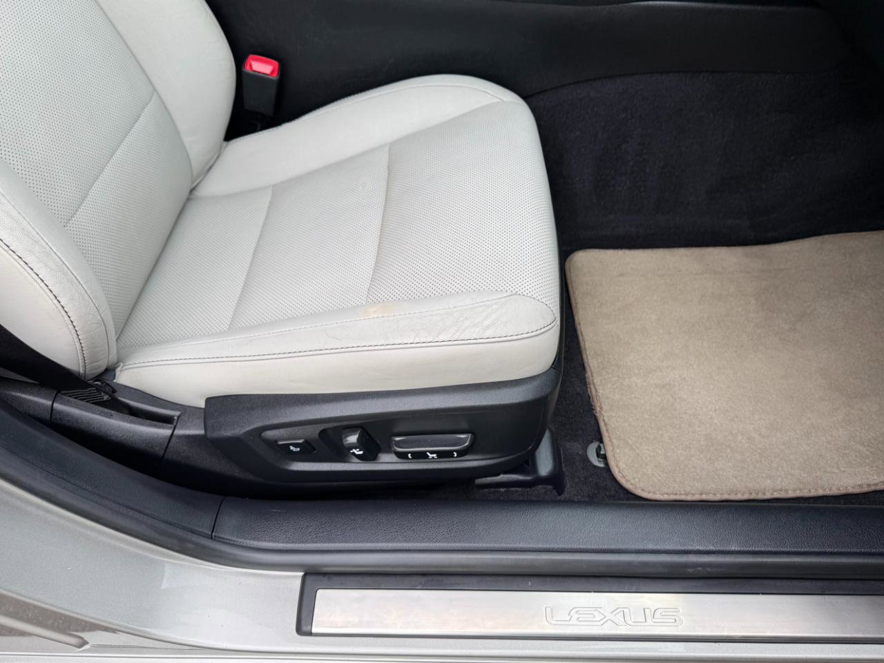 Used 2015 Lexus ES 350 w/ Ultra Luxury Package w/ Luxury Package FWD image 19