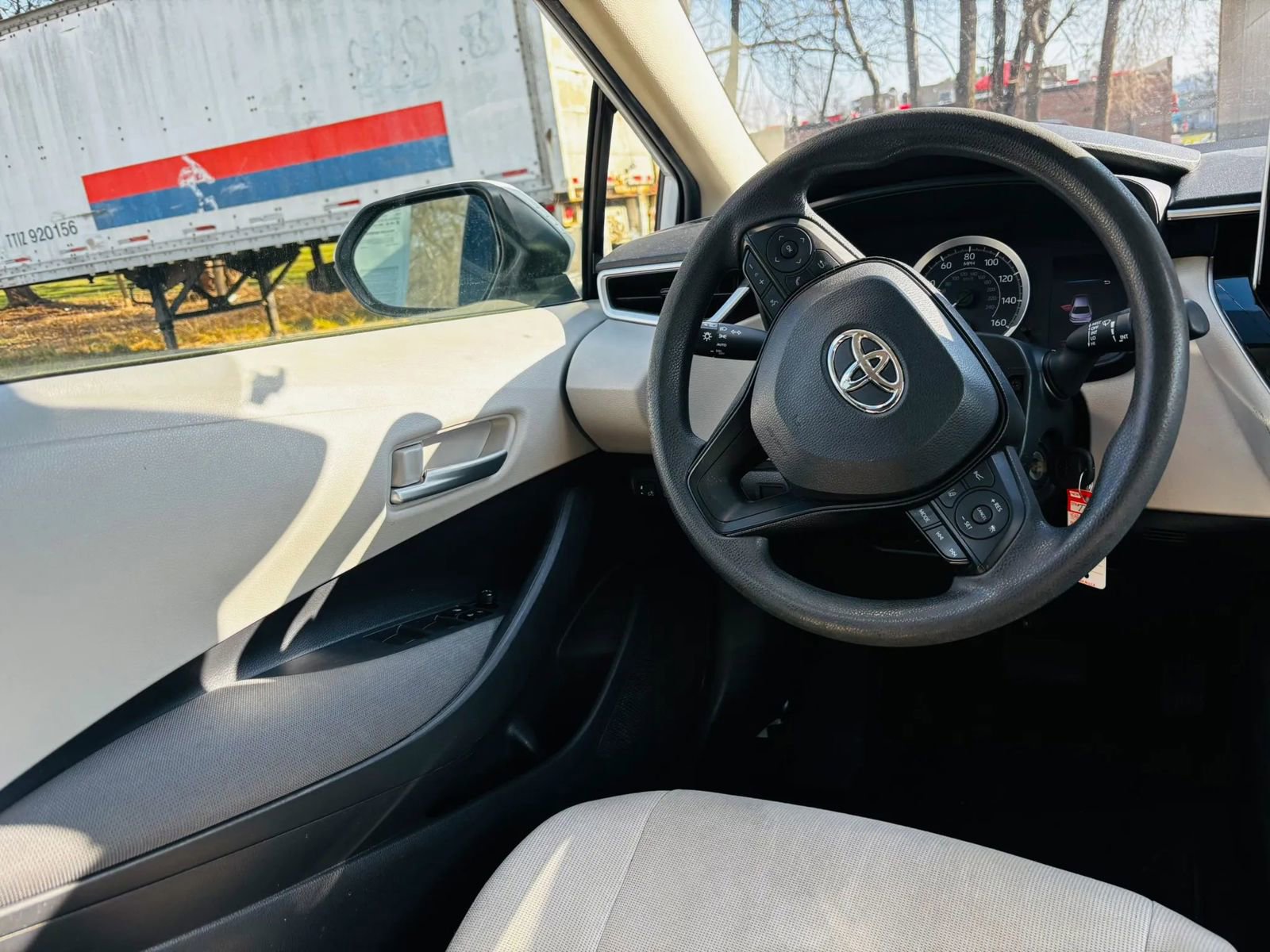 Used 2020 Toyota Corolla LE image 8