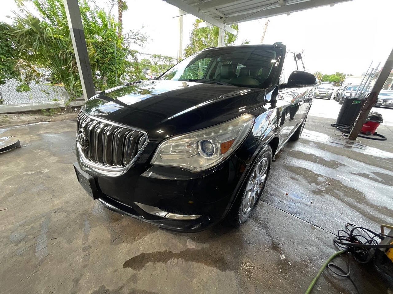 Used 2014 Buick Enclave Premium AWD/4WD image 2