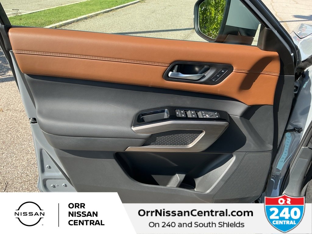New 2025 Nissan Pathfinder Platinum w/ Cargo Package image 16