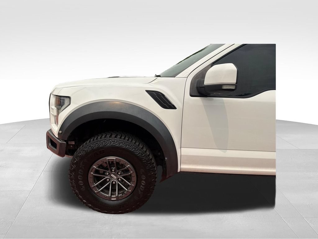 Used 2019 Ford F150 Raptor w/ Equipment Group 802A Luxury AWD/4WD image 34