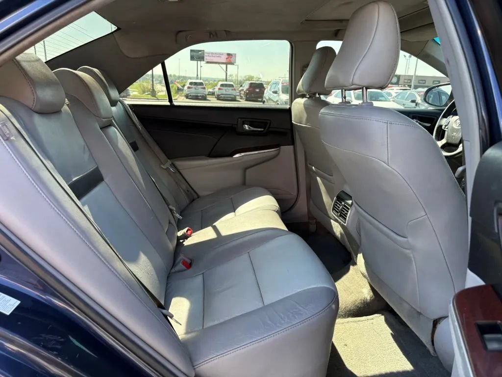 Used 2014 Toyota Camry XLE w/ Leather Package FWD image 17