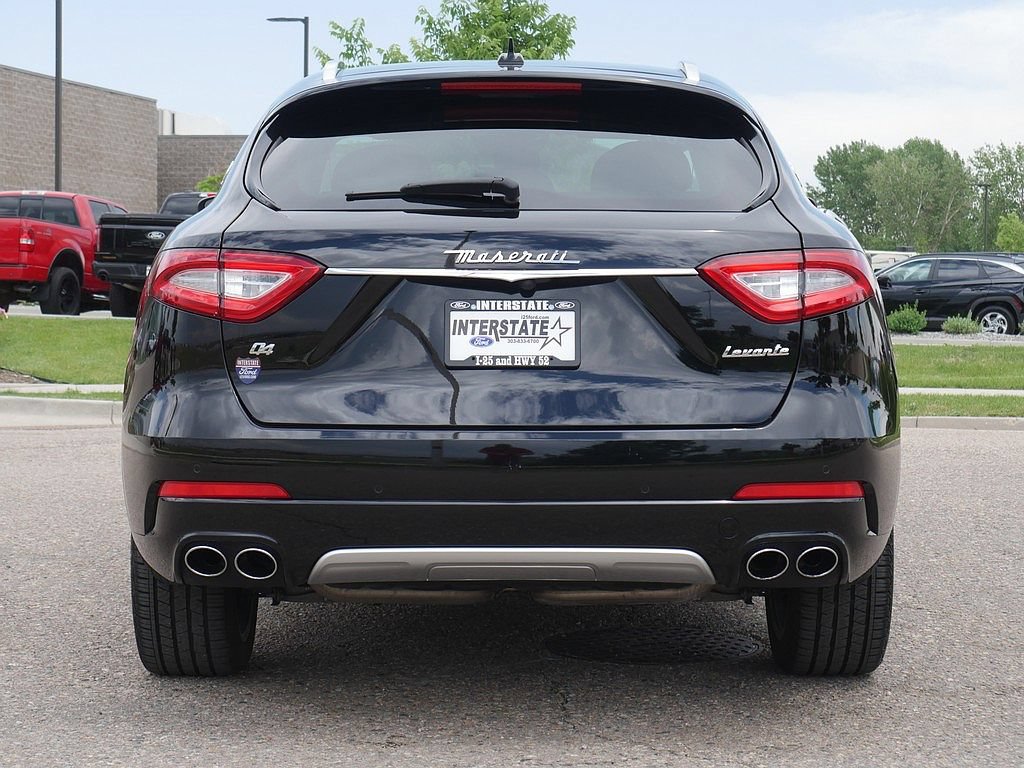 Used 2019 Maserati Levante GranLusso AWD/4WD image 4
