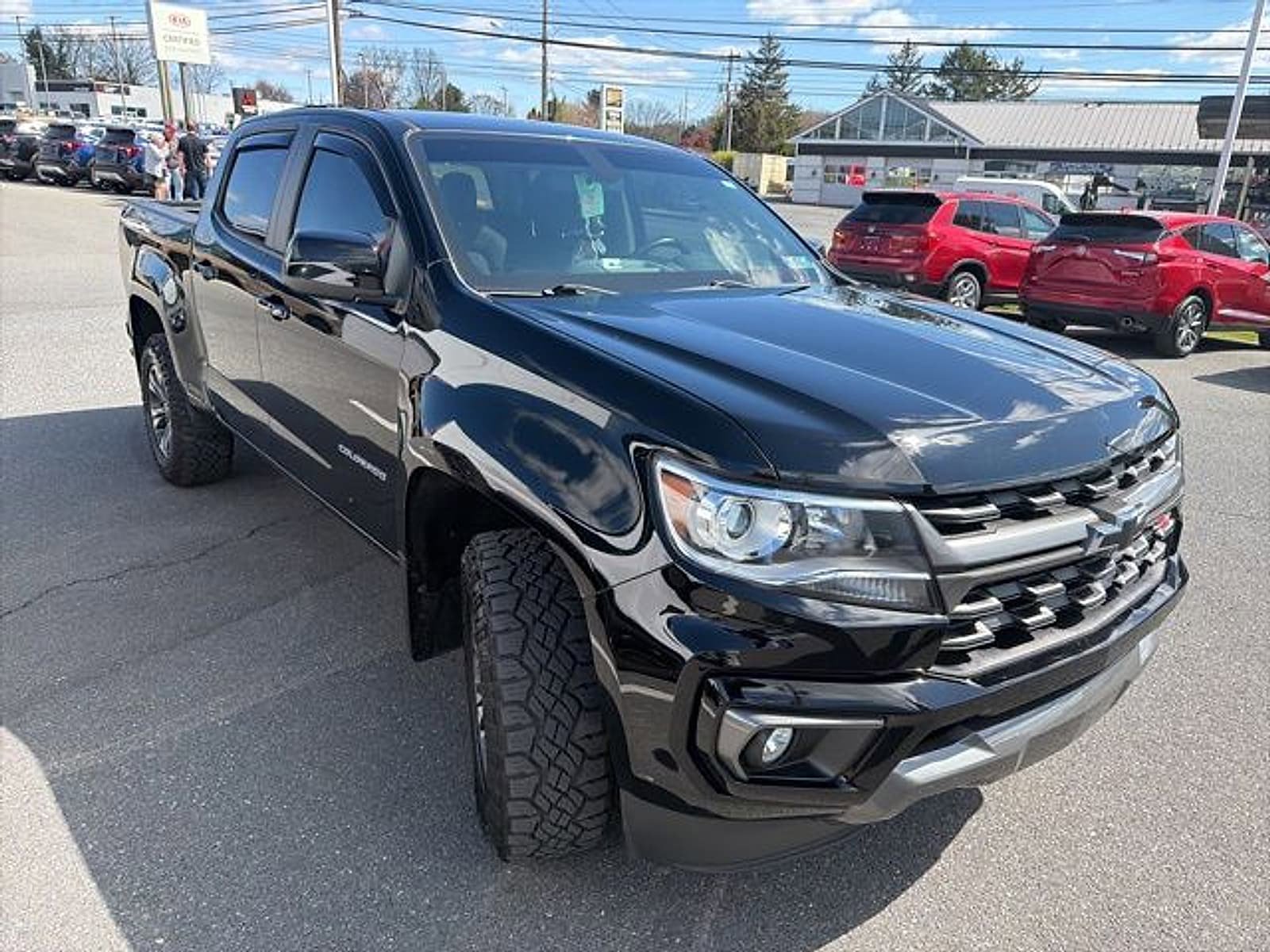 Used 2021 Chevrolet Colorado Z71 AWD/4WD image 2