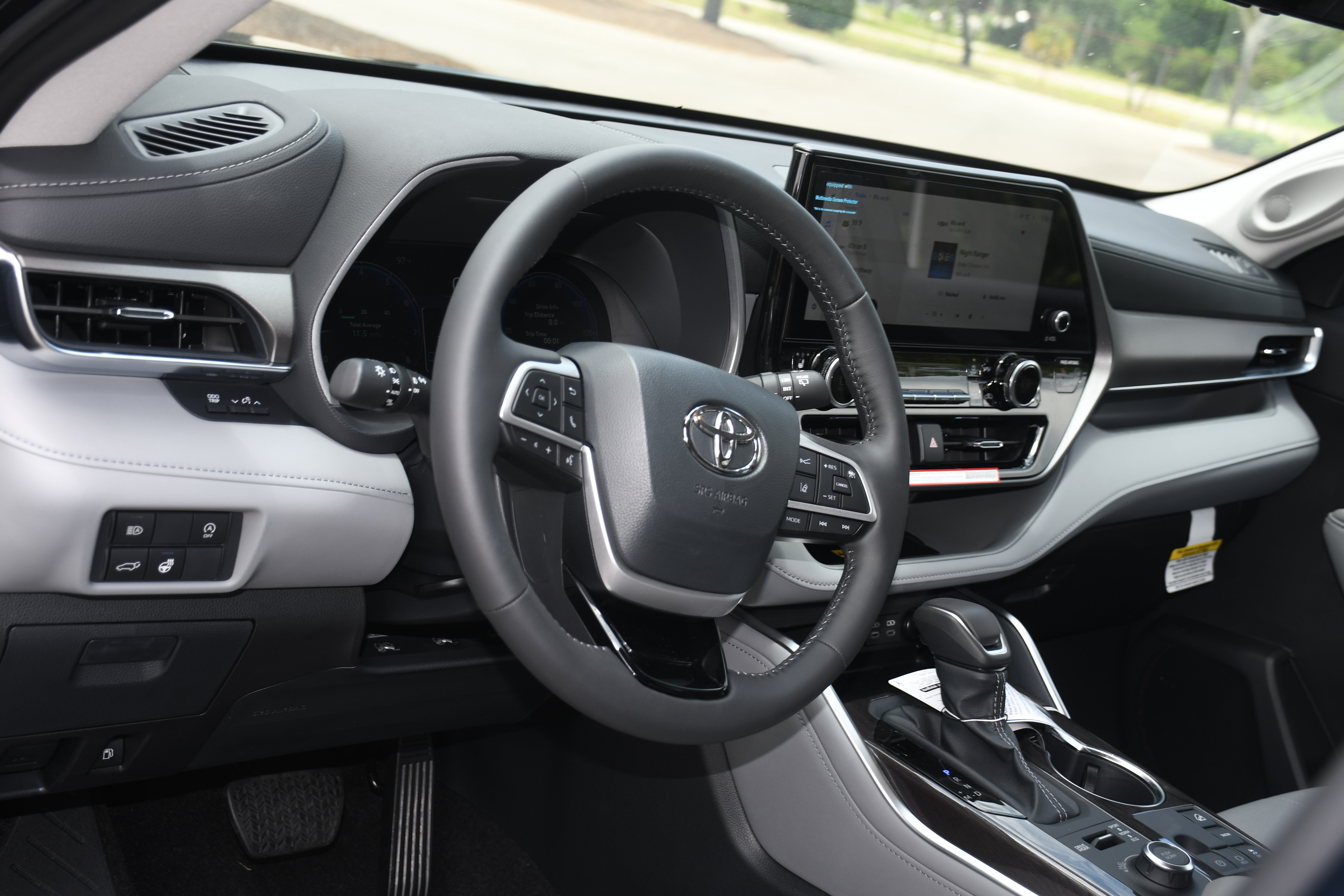 New 2026 Toyota Highlander Limited AWD/4WD image 4