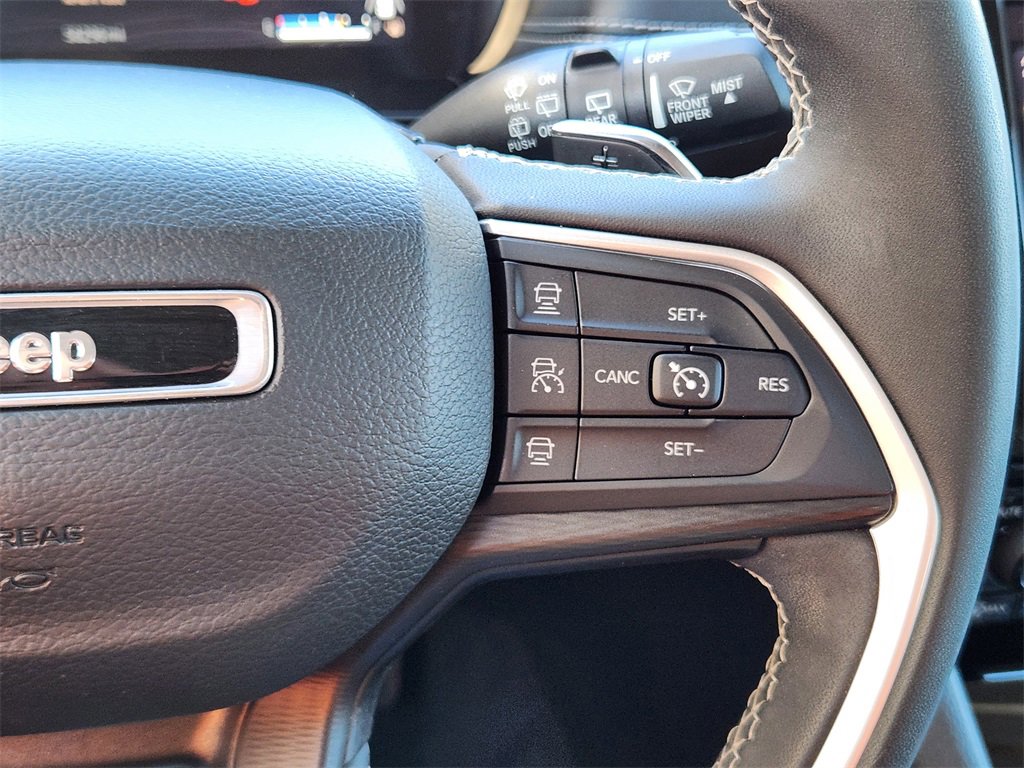 Used 2023 Jeep Grand Cherokee L Laredo image 21