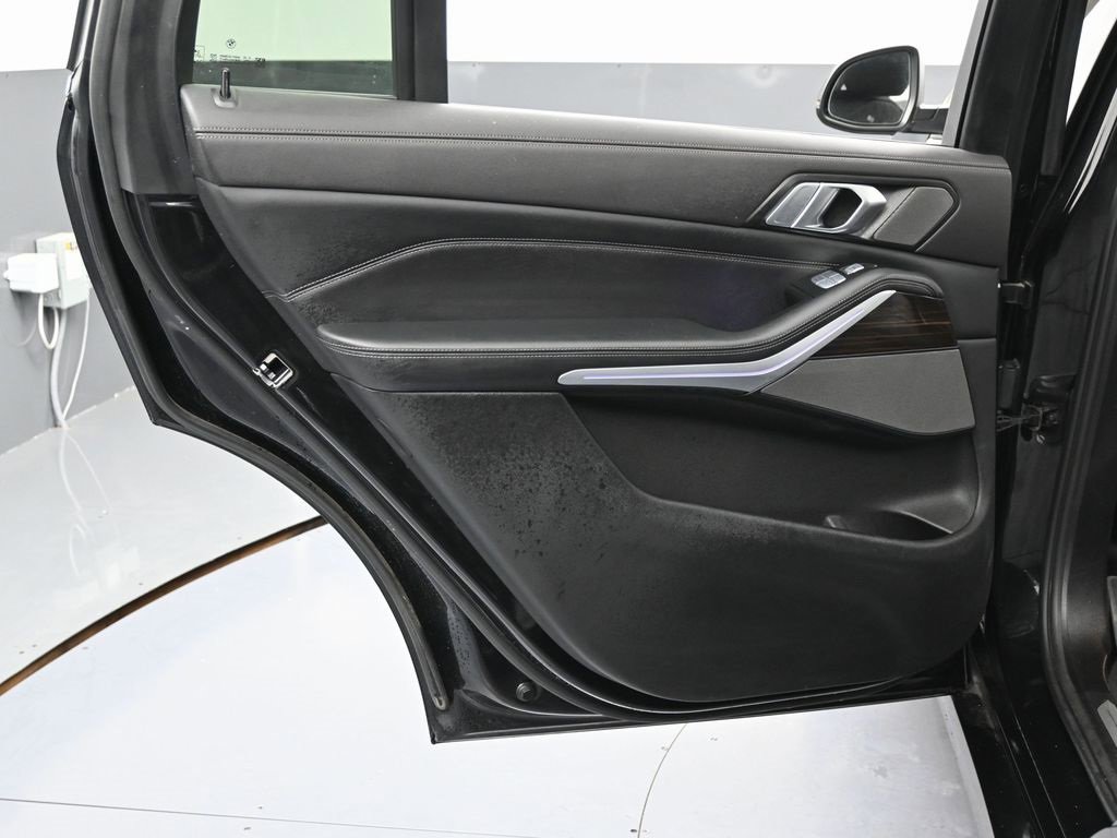 Used 2023 BMW X7 xDrive40i image 45