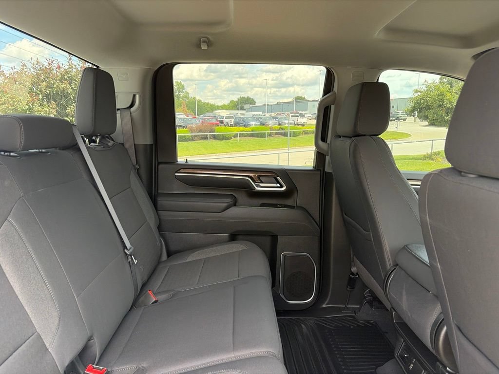 Used 2025 Chevrolet Silverado 2500 LT w/ Convenience Package AWD/4WD image 35