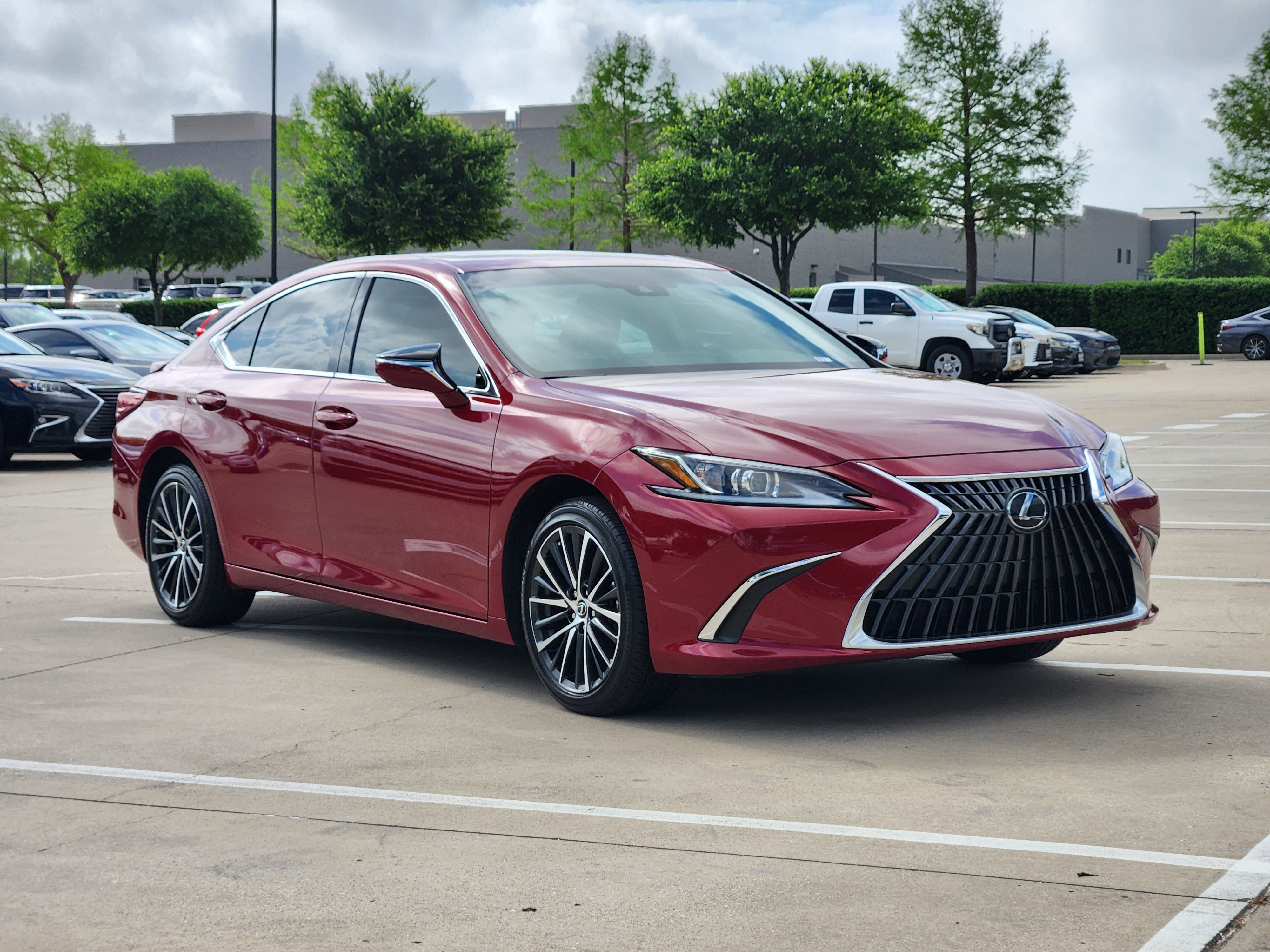 Used 2025 Lexus ES 300h w/ Premium Package video 2