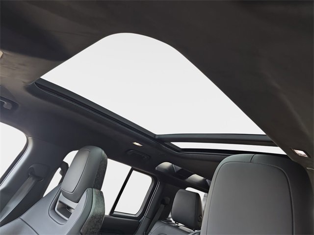 New 2026 Land Rover Defender 110 OCTA image 17