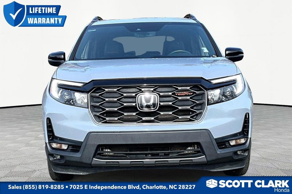 Used 2023 Honda Passport TrailSport image 2
