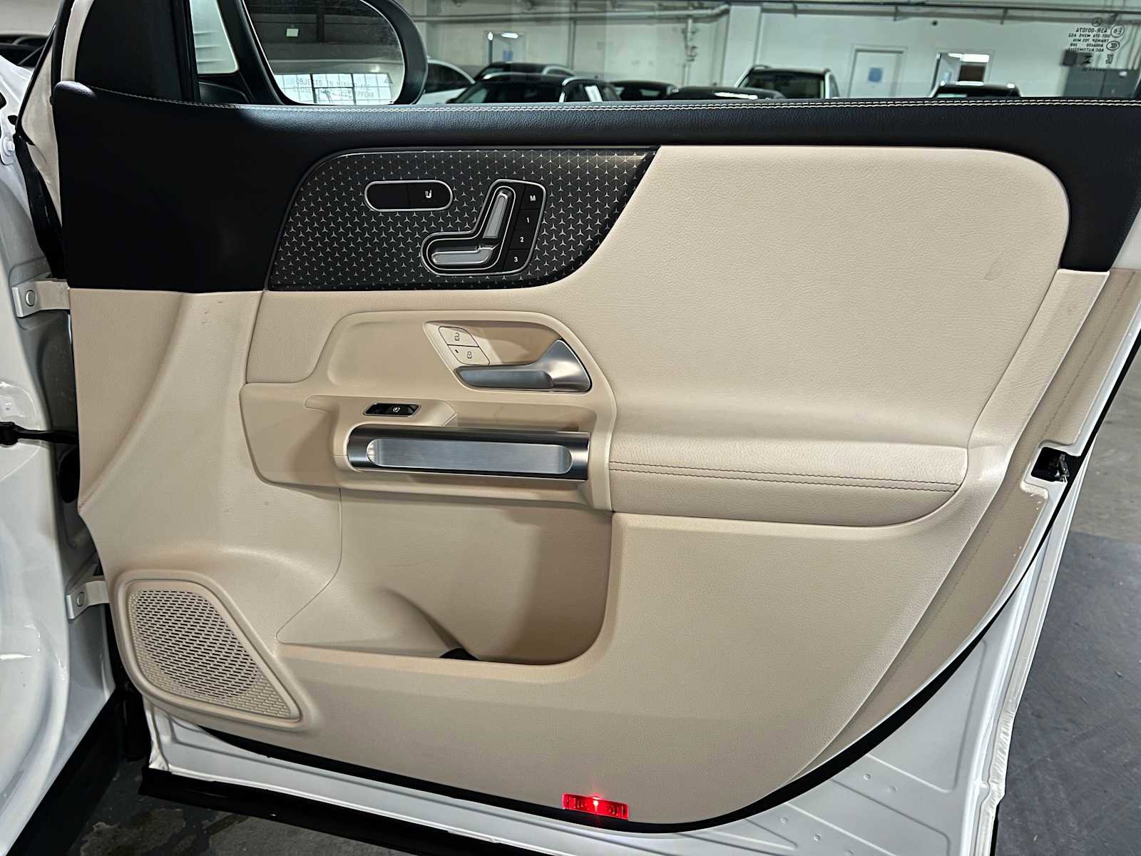 Certified 2025 Mercedes-Benz GLB 250 4MATIC image 10