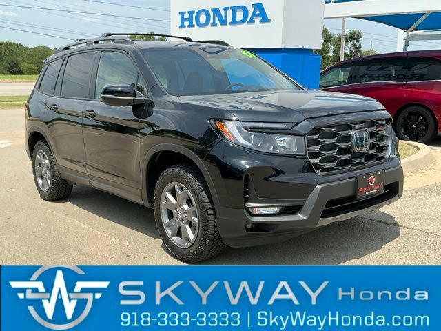 Used 2025 Honda Passport TrailSport image 1