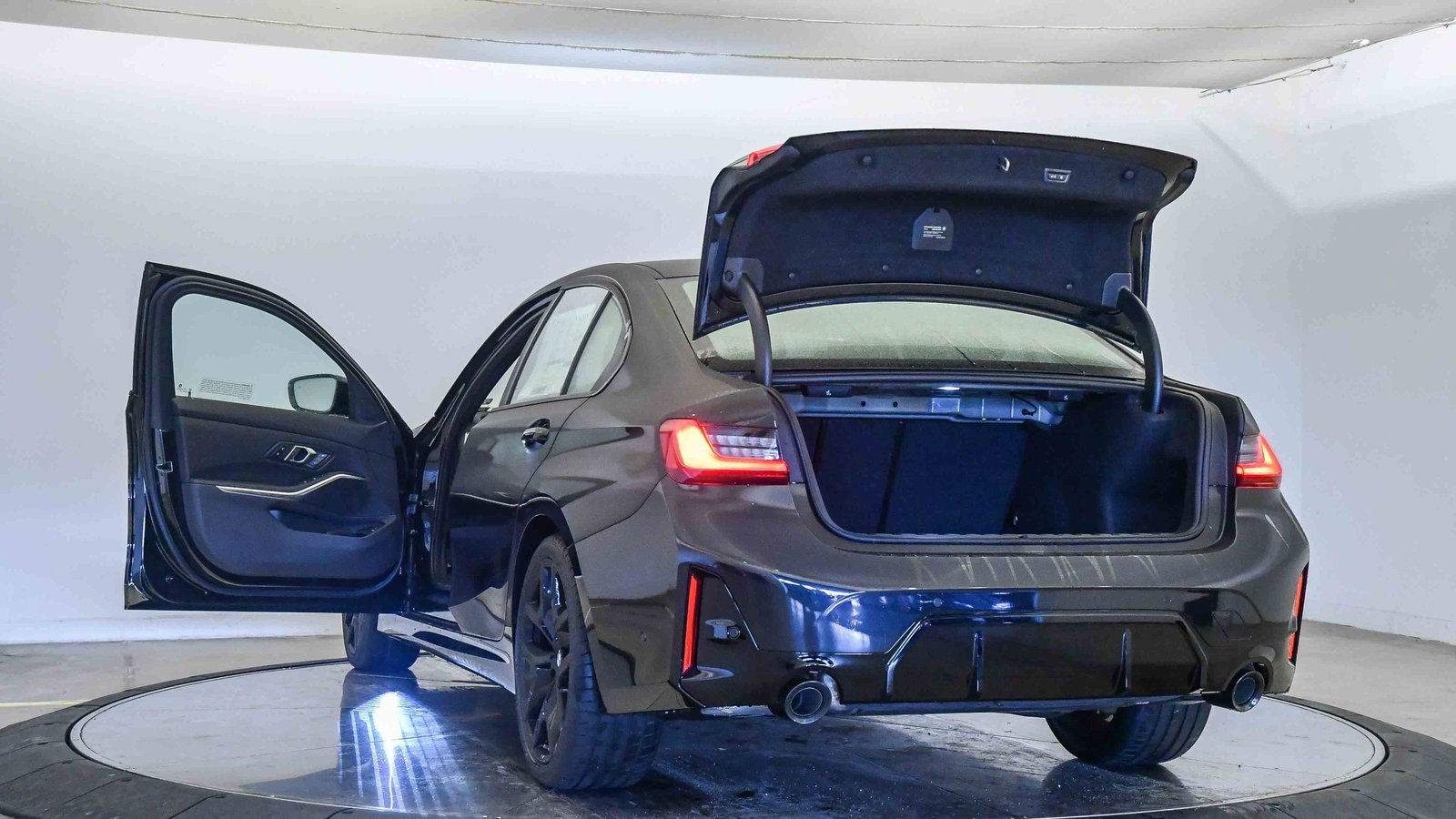 New 2026 BMW 330i Sedan w/ M Sport Package image 29