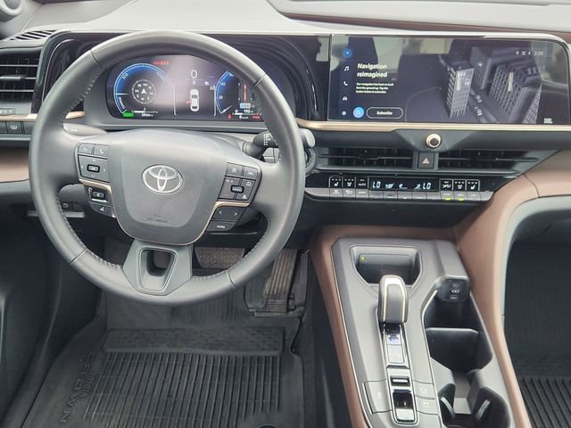 Used 2023 Toyota Crown XLE image 24