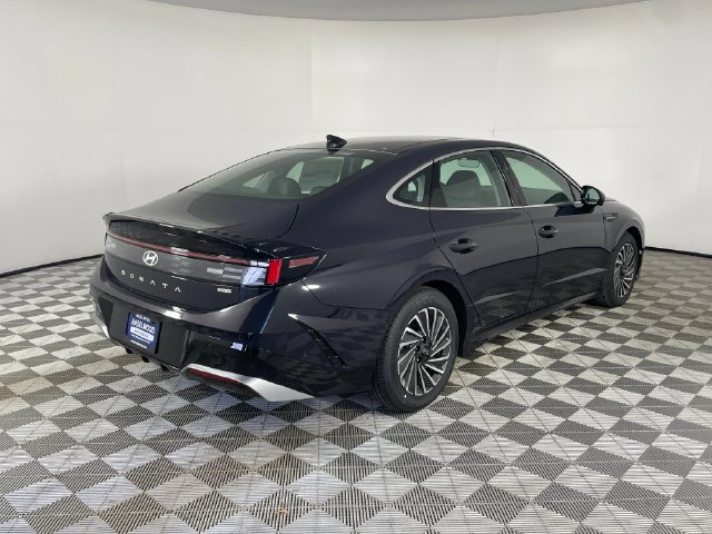New 2026 Hyundai Sonata Limited FWD image 9