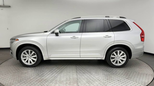 Used 2018 Volvo XC90 T6 Momentum w/ Momentum Plus Package AWD/4WD image 5