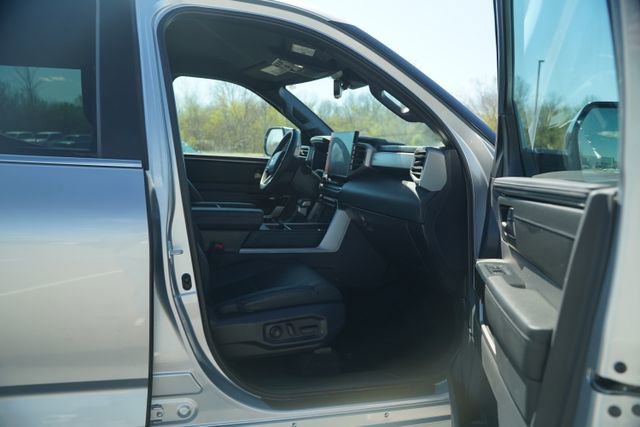 Used 2025 Toyota Tundra Limited AWD/4WD image 18