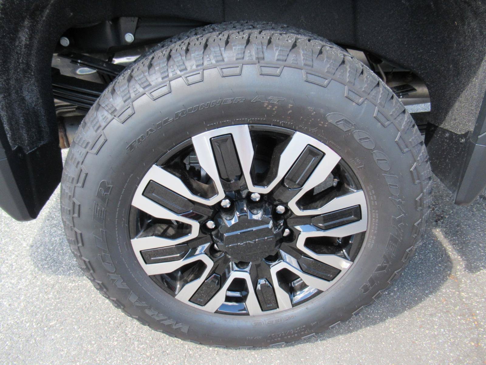 Used 2026 GMC Sierra 2500 Denali Ultimate w/ Max Trailering Package AWD/4WD image 11