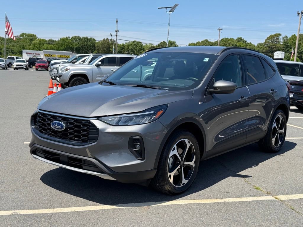 Used 2025 Ford Escape ST-Line Select AWD/4WD image 9