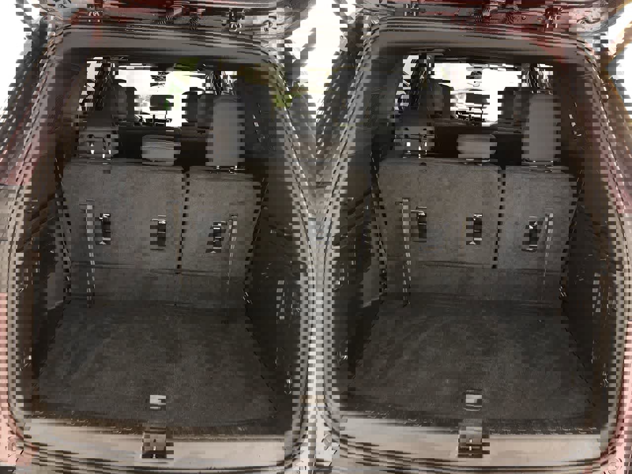 Used 2025 GMC Acadia Elevation image 8