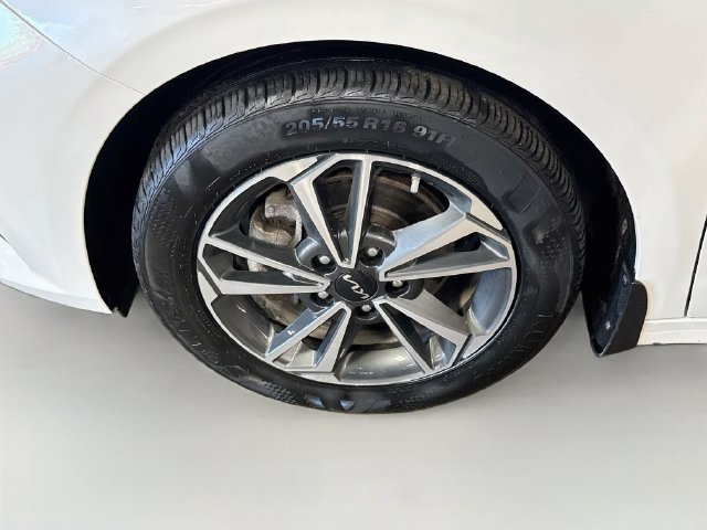 Certified 2023 Kia Forte LXS w/ LXS Technology Package FWD image 10