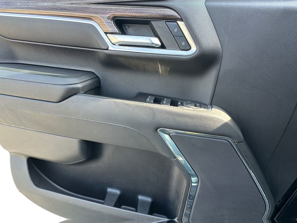 Used 2023 Chevrolet Silverado 1500 LT image 11