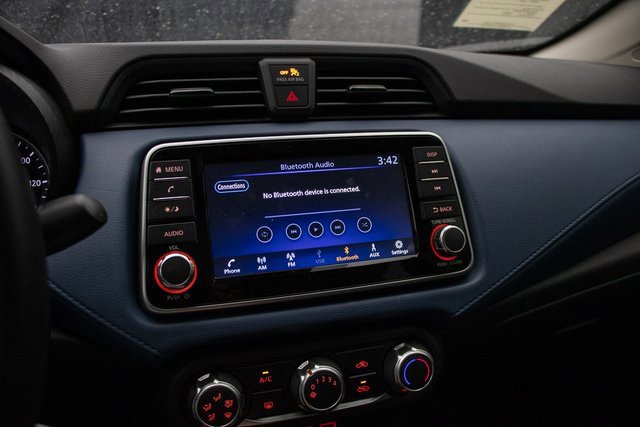 New 2025 Nissan Versa SV w/ Trunk Package image 32