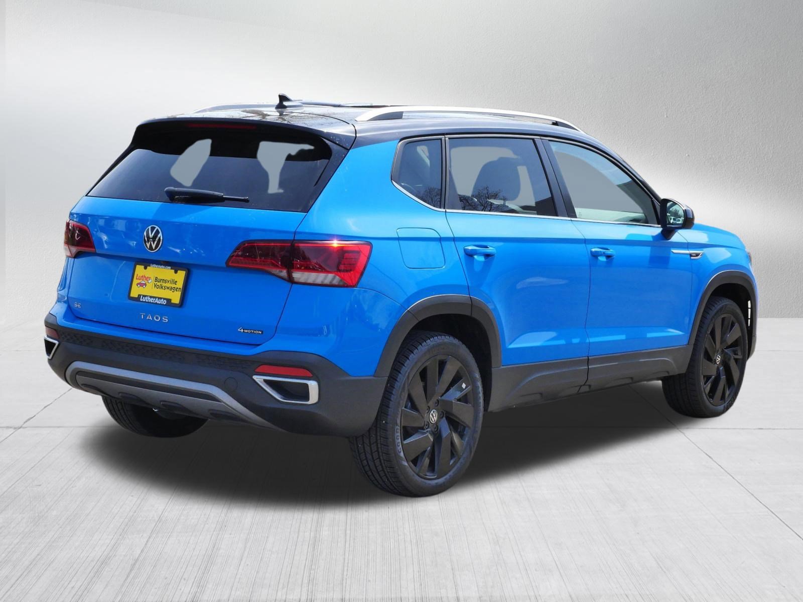 Certified 2024 Volkswagen Taos SE w/ Panoramic Sunroof Package AWD/4WD image 7