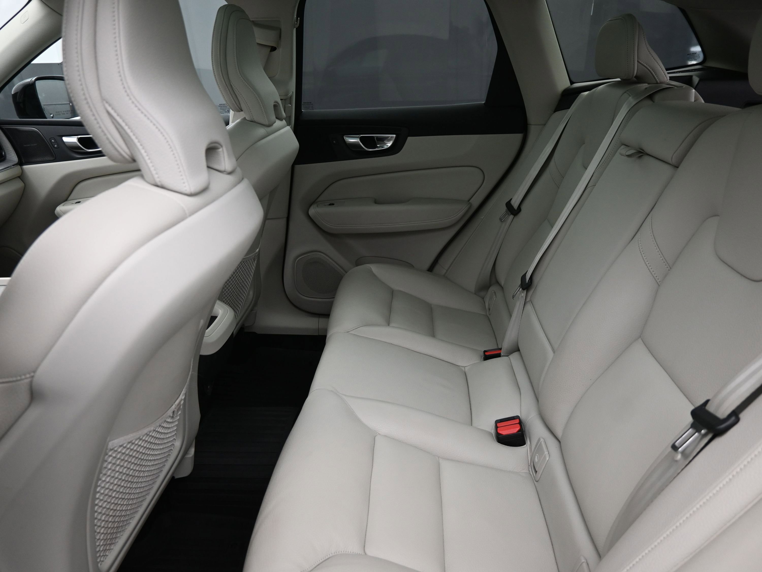 Used 2023 Volvo XC60 B5 Plus w/ Climate Package image 17