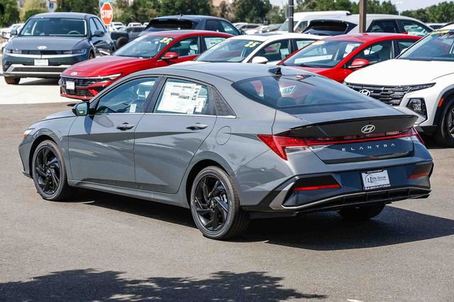 New 2026 Hyundai Elantra SEL Sport Premium FWD image 2