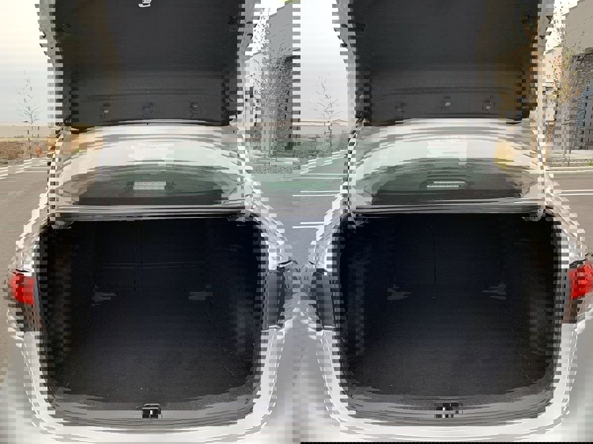 Used 2024 Toyota Corolla LE image 12