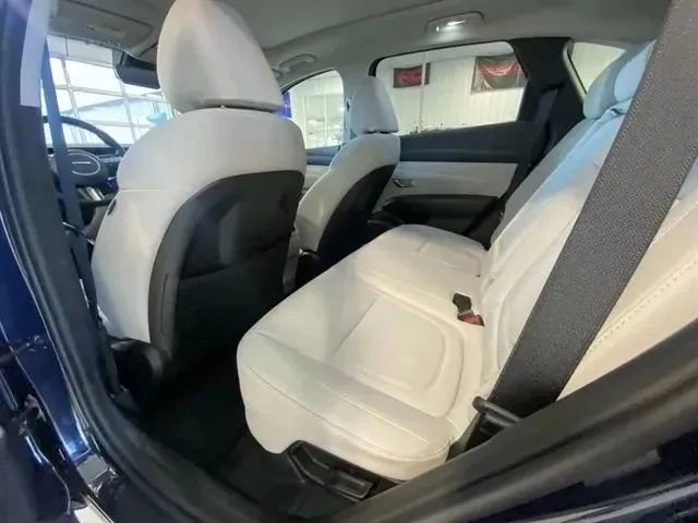 Used 2025 Hyundai Tucson SEL AWD/4WD image 14