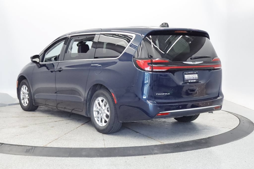 Certified 2023 Chrysler Pacifica Touring-L FWD image 3